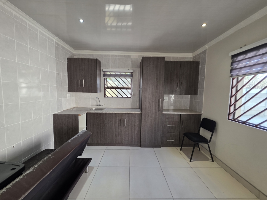 4 Bedroom Property for Sale in Flamingo Park Free State